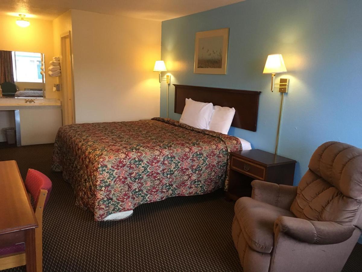 Budget Inn Caravan Motel Harrisonville ภายนอก รูปภาพ