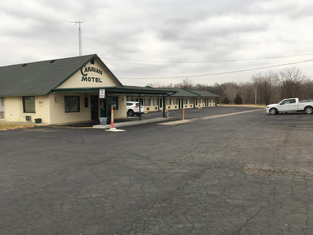 Budget Inn Caravan Motel Harrisonville ภายนอก รูปภาพ