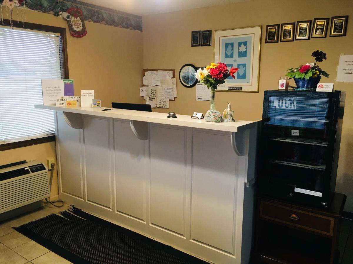 Budget Inn Caravan Motel Harrisonville ภายนอก รูปภาพ